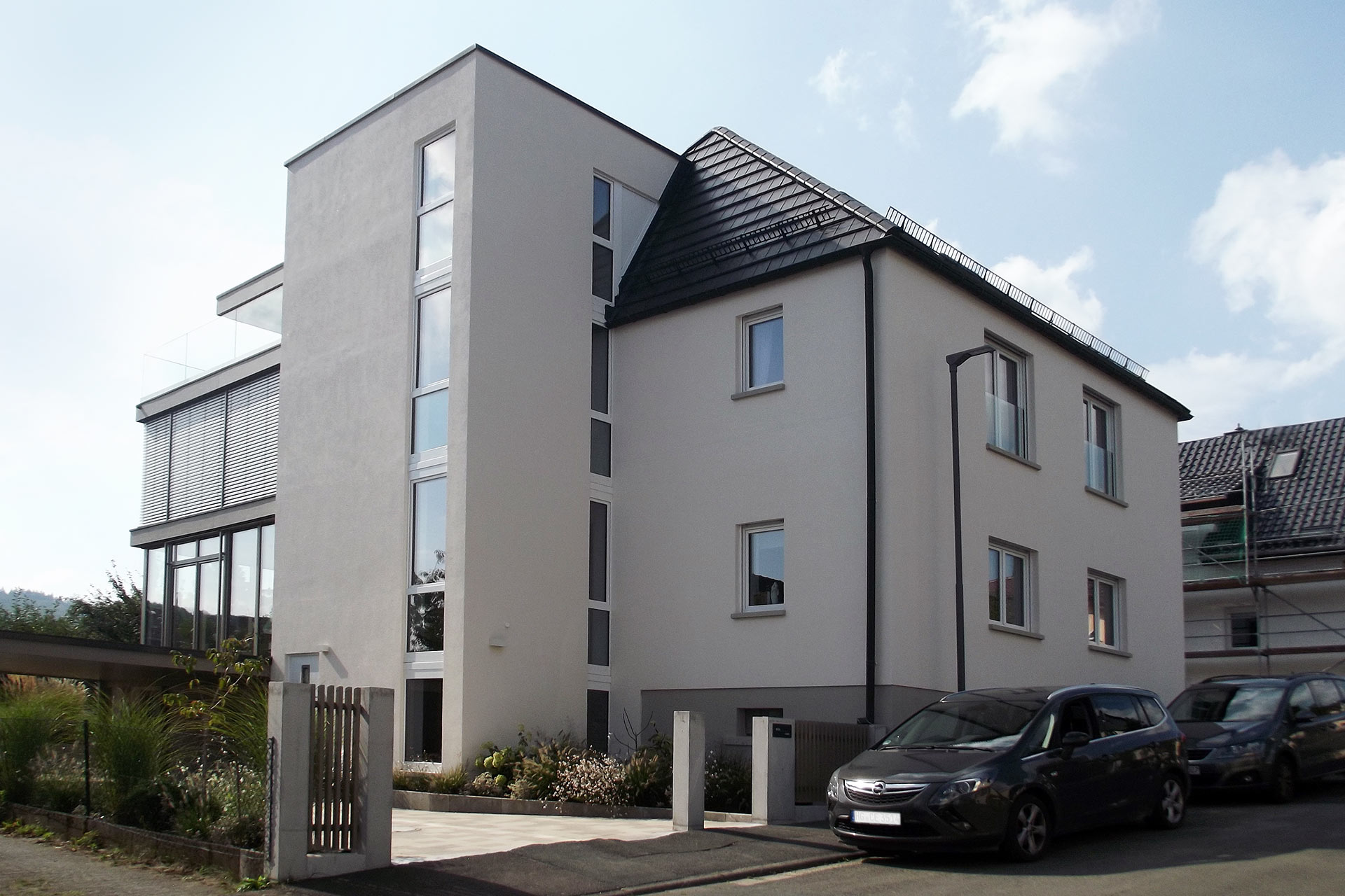 Erweiterung 2-Familienhaus zu 3-Familien-Effizienzhaus